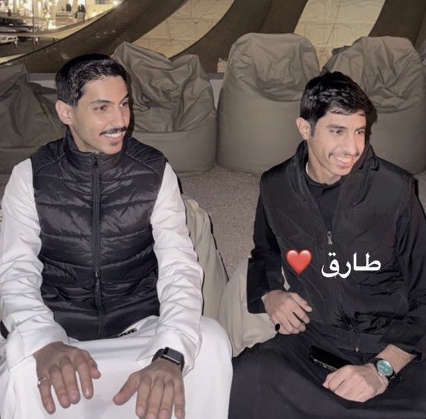 ليه احس المصور واحد 
😢