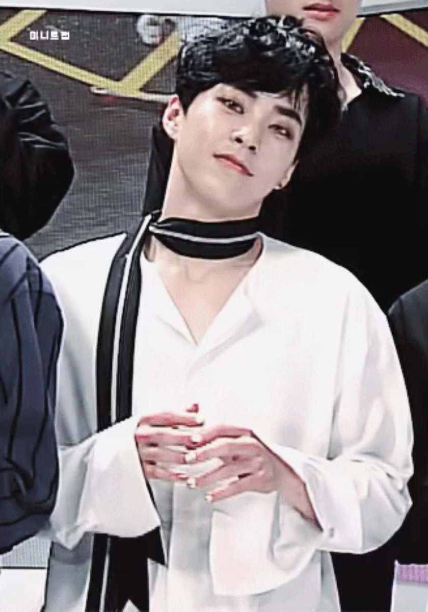 WHEE____'s tweet image. xiumin good night