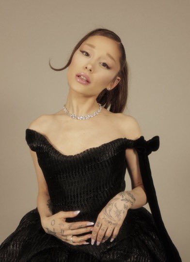 acervo ariana grande ꕤ tweet media