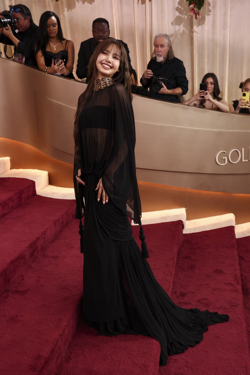 goldenglobes's tweet image. Another day, another slay from the lovely Lalisa Manobal 🌟 #GoldenGlobes