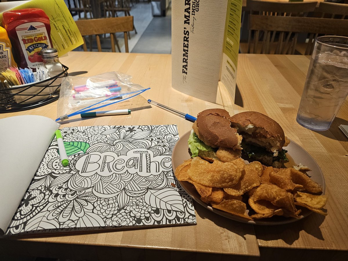 BionicGirlChris's tweet image. When the flight gets delayed 3 hours..and now I won't be at my destination until tomorrow morning.. missing my kick off.. get some good food and meditate through coloring. 🧘‍♀️