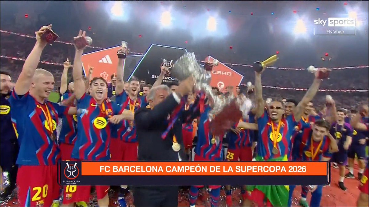 UNIVERSO_1899's tweet photo. Gracias Laporta por devolvernos la ilusión y los títulos. Aunque a algunos les duela reconocerlo. https://t.co/8NaAdiqEHw