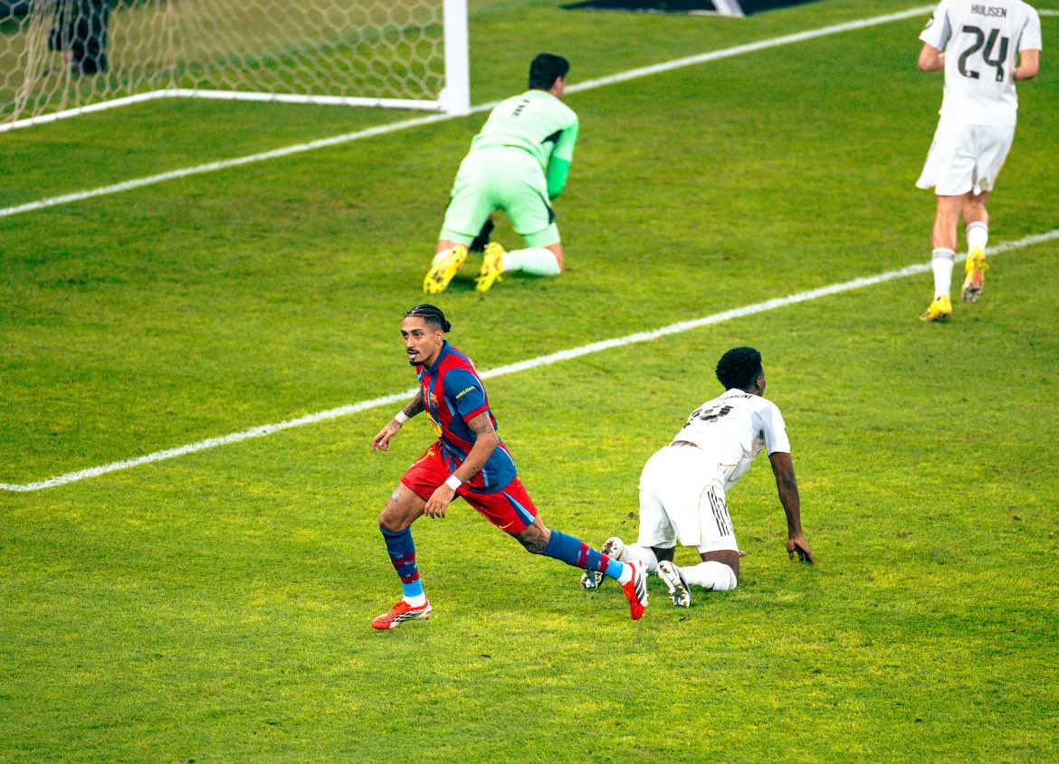 jiniral77_'s tweet photo. أصدق مقوله في التاريخ:
ريال مدريد كبير على كل أندية العالم
إلا أمام برشلونه… يتحول إلى حملٍ وديع✌️

#السوبر_الاسباني_بجدة https://t.co/cHSASSKDYj