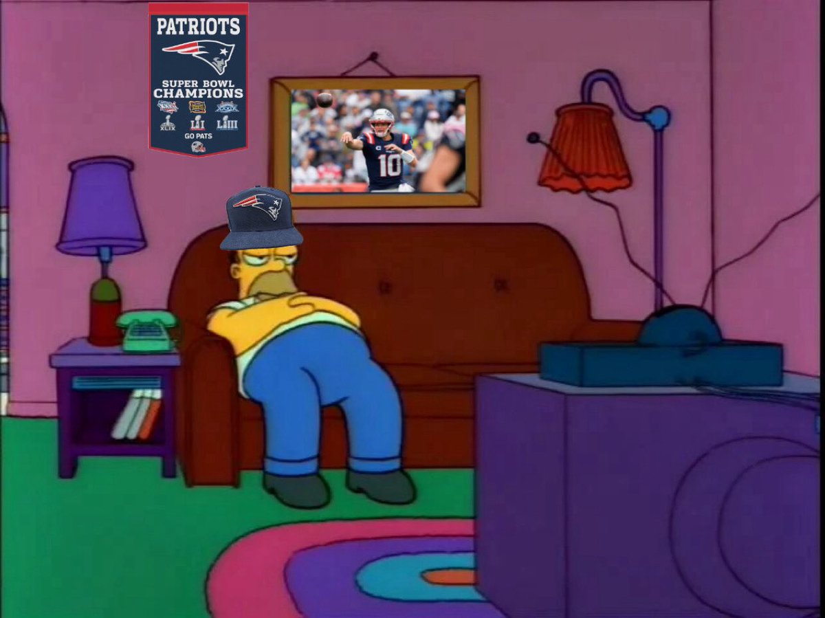 BostonCream's tweet image. Waiting all day for Patriots football