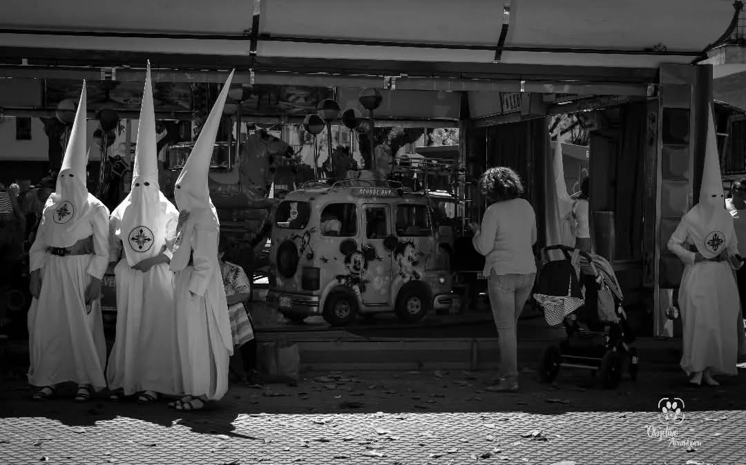 Y mañana lunes...
Del Barrio Máquinas.  #SanGonzalo 
<a href="/AntonioM_Triana/">Antonio M@ Gonzalez</a>
<a href="/Nandy_triana/">Nandy Garcia</a>
<a href="/joaqui_detriana/">Joaquín M González</a>
<a href="/JA_Troya/">Mini Troyi</a>
<a href="/carlospuellesce/">Carlos Puelles</a>
<a href="/del41010/">AntuaSanchez13</a>
<a href="/BronsondeTriana/">Abraham Montes</a>
<a href="/IsaiasVega81/">Isaías Vega</a>
<a href="/OscarGarcia_96/">Oscar Garcia</a>
<a href="/JoseMiranda1001/">Rodri</a>
<a href="/JavilinOliver/">Fco Javier Quesada Oliver</a>
<a href="/NACHORUIZDOM/">NACHO RUIZ</a>
<a href="/maoliver00/">Miguel Ángel Oliver</a>
<a href="/Gonzalito83/">Lalo</a>
<a href="/Fede_Barrero/">Fede Barrero Mira</a>