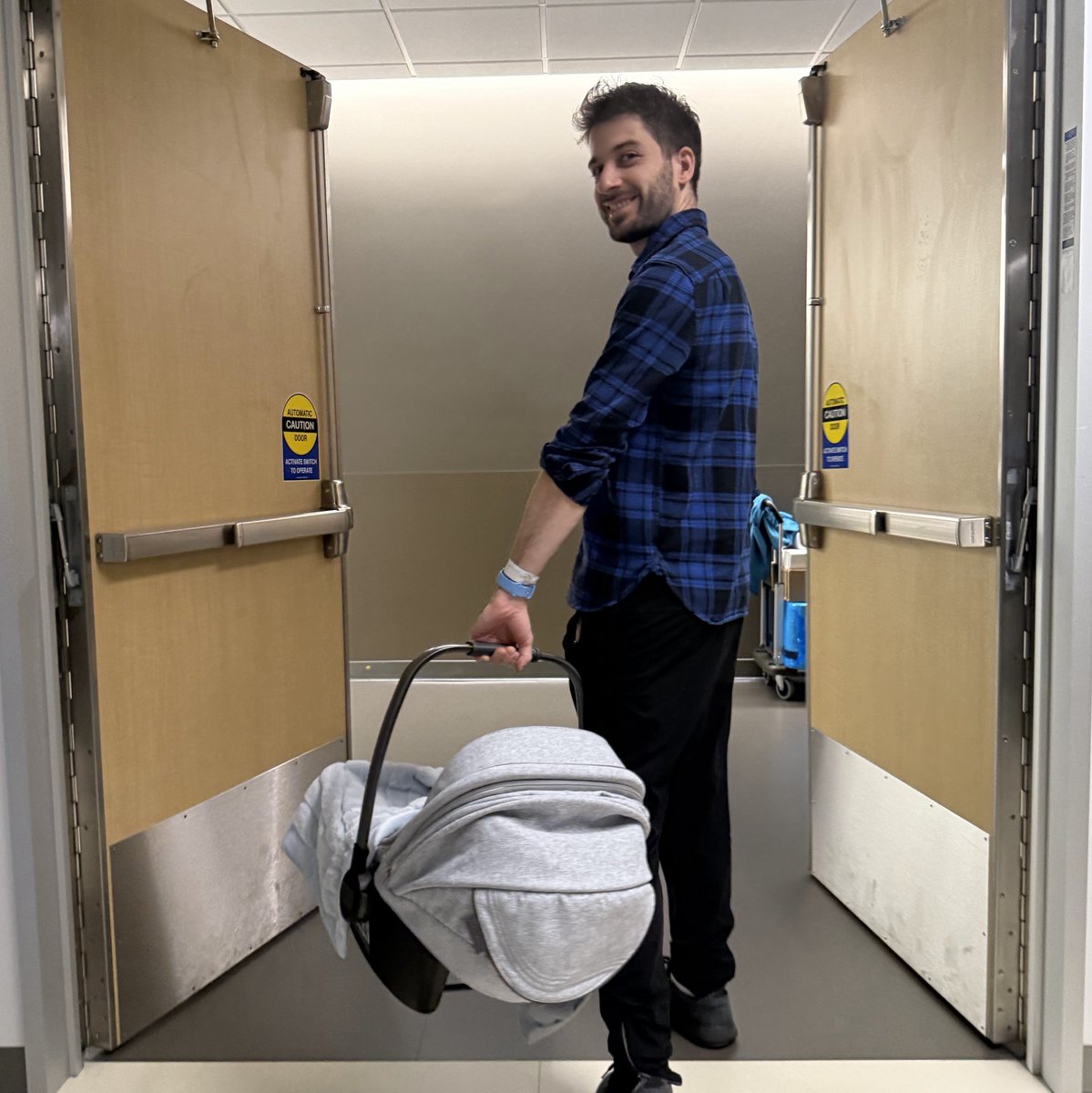 André Terron tweet media