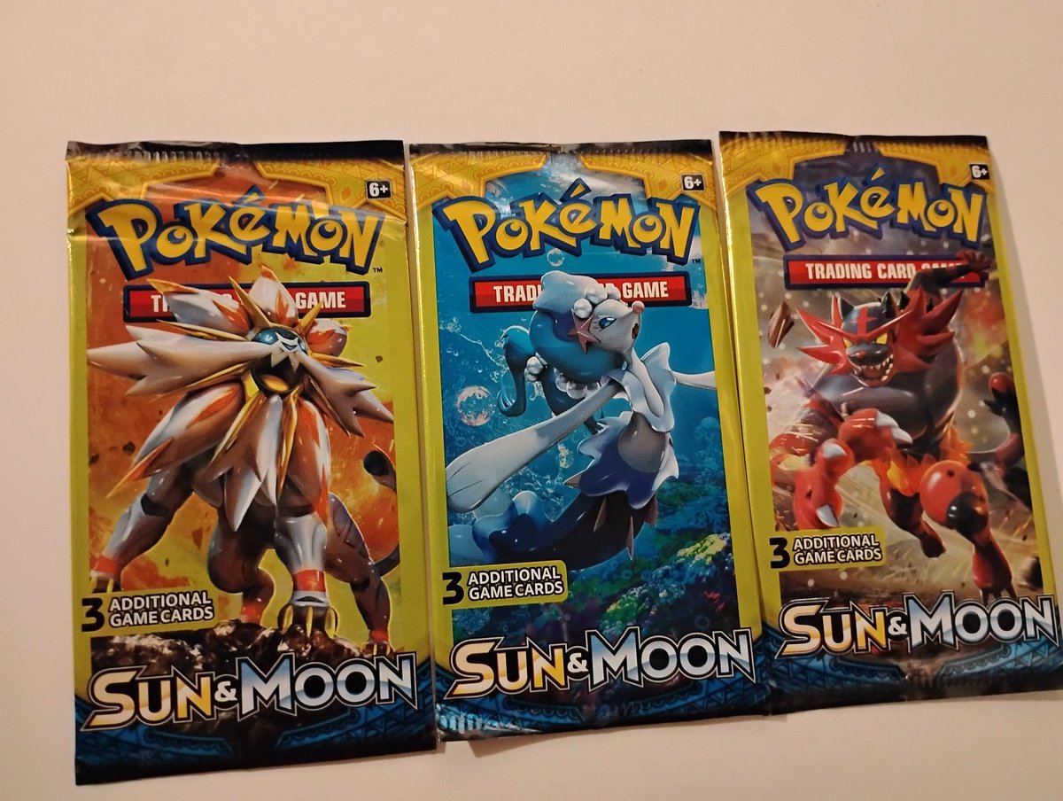 AiMCollectibles's tweet image. Pokemon Sun &amp;amp; Moon 3 Card Mini Booster Triple Pack Set - 9 Cards
👉 whatnot.com/listing/TGlzdG…

#pokemon #cards #pokemoncards #whatnot