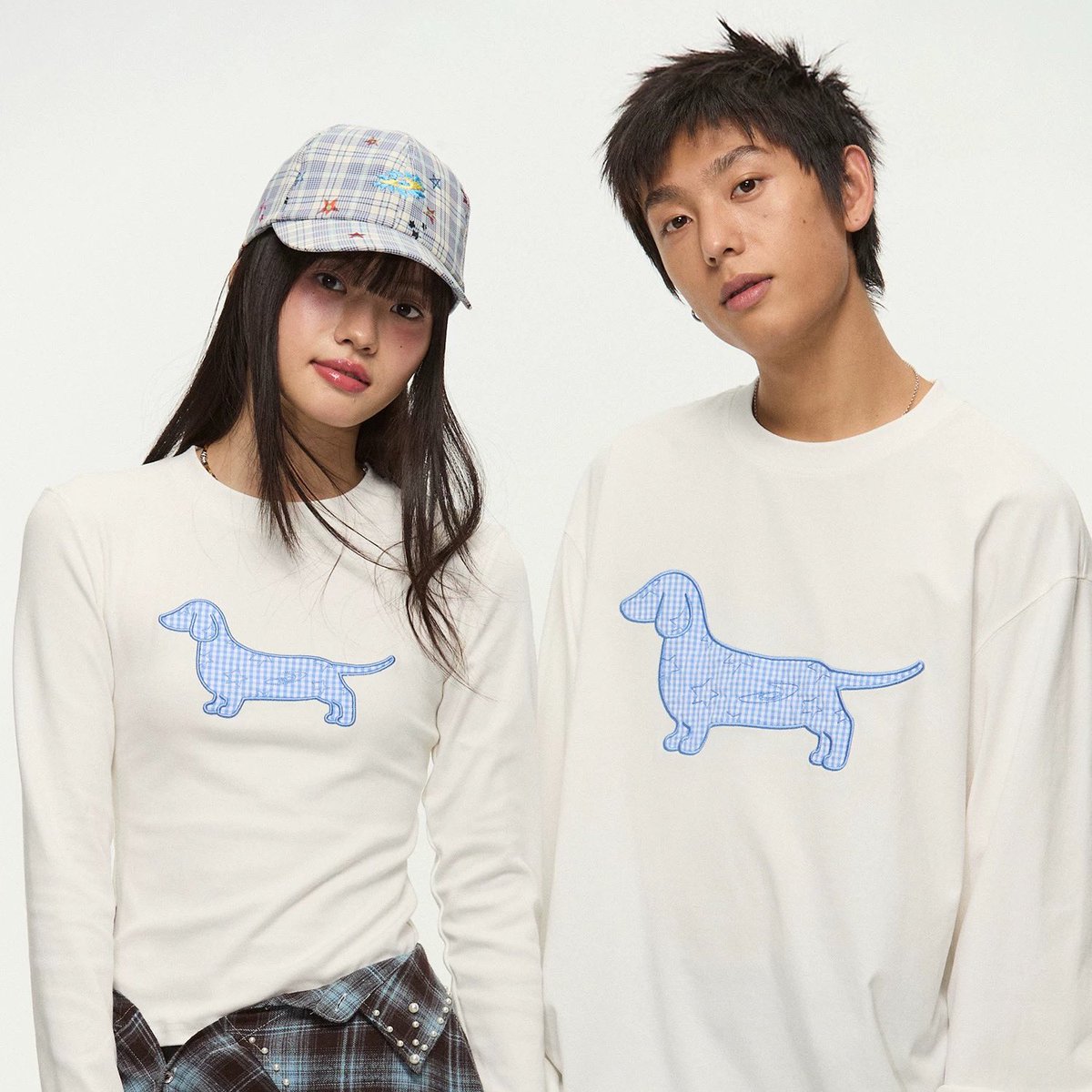 runonofficial's tweet photo. pre 🇨🇳—— NewJNXS —  couple puppy long sleeve t-shirt 🐕⭐️✨

( 🙋🏼‍♀️ 690.- ) ( 🙋🏼 790.-) // free shipping 🛒 

SIZE : S/M/L/XL 
🫟 : GRAY / WHITE / NAVY BLUE 

— รอสินค้า 7-15 วันหลังสินค้าส่งกลับ 🛒

#newjnxs #พรีออเดอร์จีน https://t.co/KUWS5Qt3F6