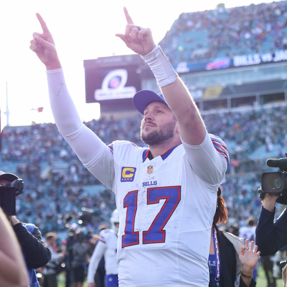 NFLPlus's tweet image. Josh Allen passes HOF Brett Favre and Joe Flacco for the most all-time QB wins in the Wild Card Round (6)

@BuffaloBills | #BillsMafia