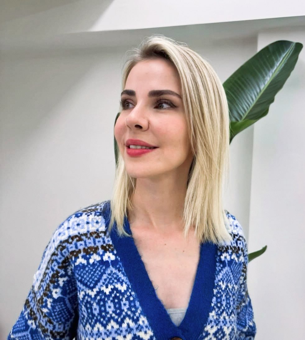 negerekvardi_'s tweet photo. gülüşüyle enerjiyle ve yeteneğiyle kalplere dokunan güzel kadın 

 NiceYillara OyaOkar https://t.co/87SFJ07NOm