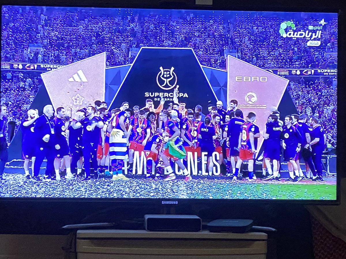 ذهب ميسي ١ وجاهم ١١ ميسي  ما يدرون يراقبون مين لامين والا رافينها والا بدري على انهم جاهم جلد عن طريق غير مباشر إلا انهم يجلدون اللاعبين بالمباشر ولكن بدون ان ينطرد ولا واحد من الفريق المدلل عموما استمتعت بالمباراة ٥ أهداف في مباراة كاس اكيد مباراة ممتعة 
#السوبر_الاسباني_بجده