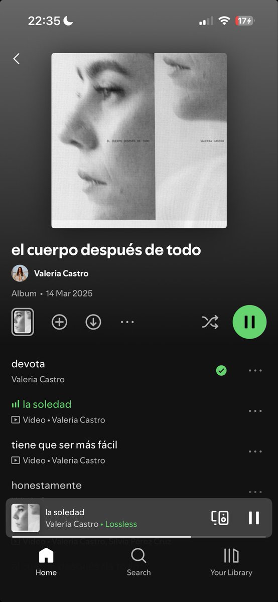Marrythepelu's tweet photo. valeria castro escribió este disco para mi. https://t.co/KsCZaCvroj