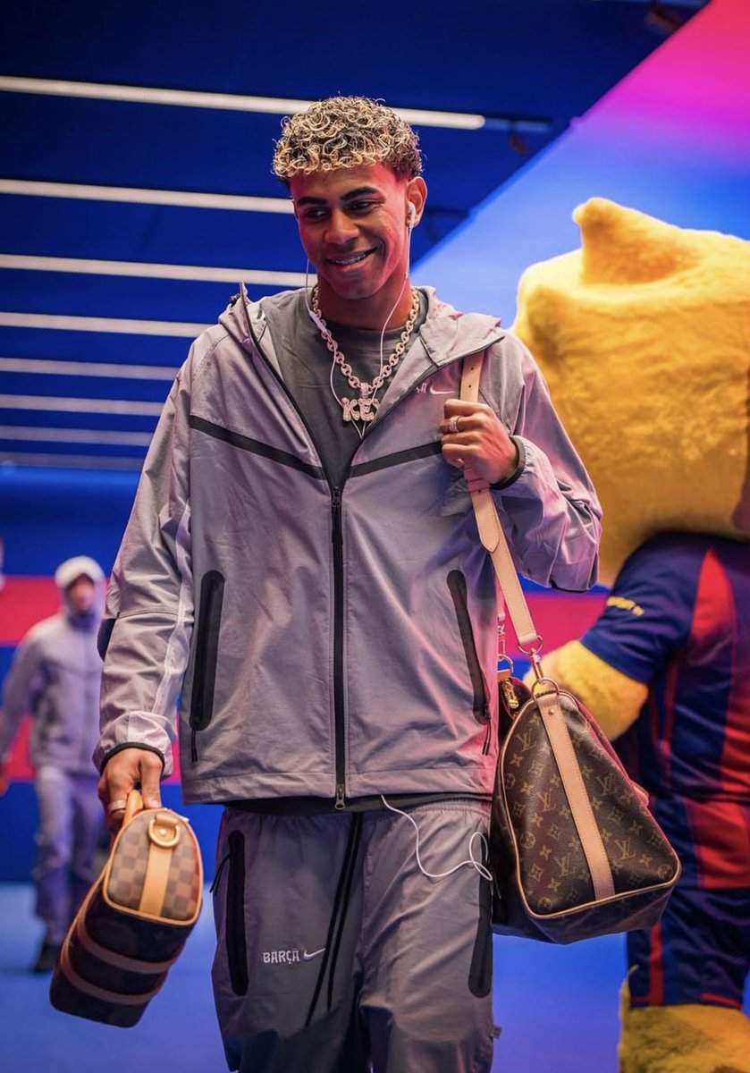 Rayanwaves's tweet image. 5 major trophies won at just 18 🤯 we just getting started