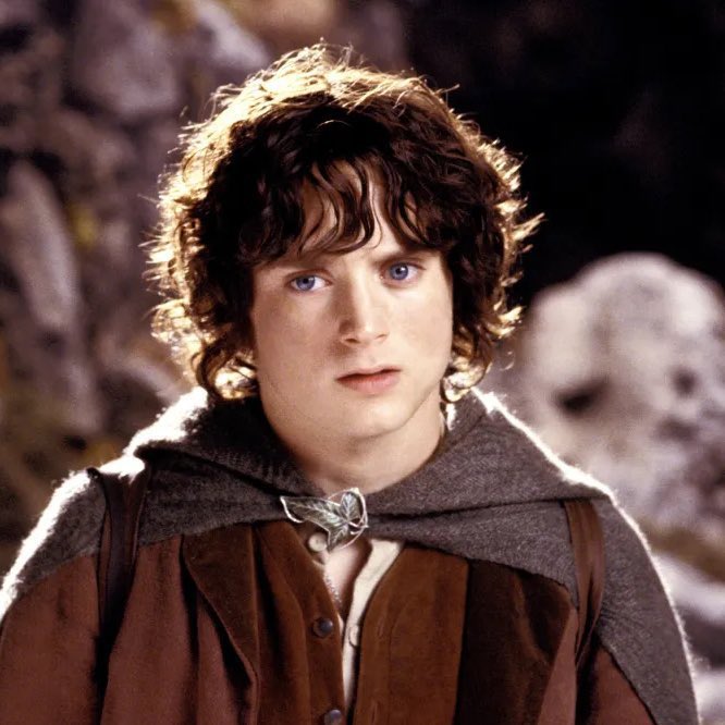 Elijah Wood when asked if Ian McKellen saying Frodo &amp; Gandalf will return in ‘THE HUNT FOR GOLLUM’ movie was true:

“A wizard is to be trusted”

(Source: screenrant.com/hunt-for-gollu…)