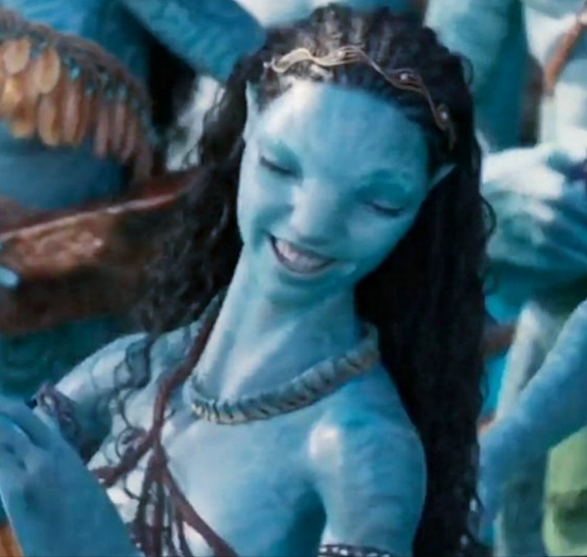 tsireyatwt's tweet photo. she'll never stop giggling and blushing every time lo'ak greets her https://t.co/PqELkPfSbE