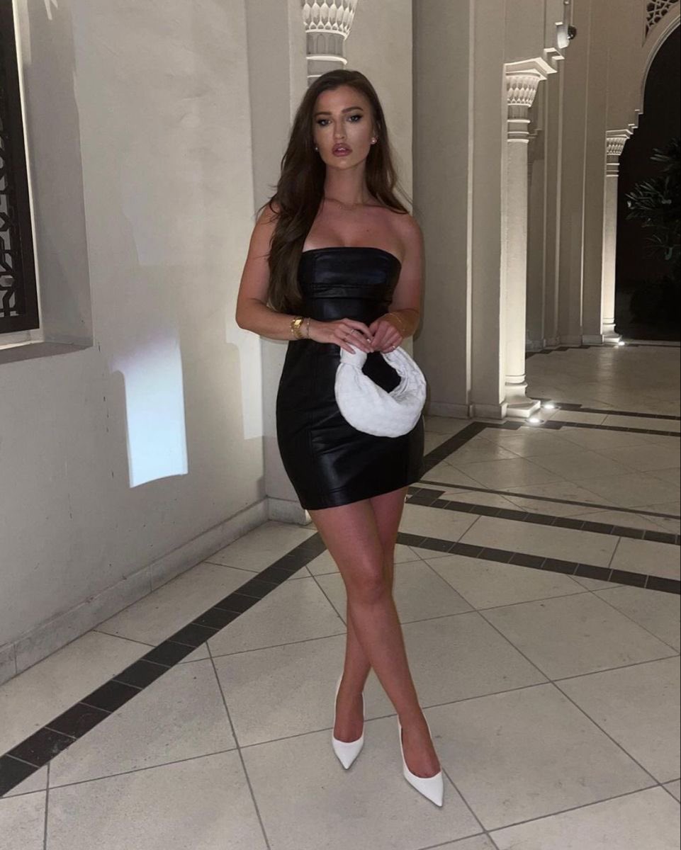 spacceee34's tweet image. #leather #heels #triggers
