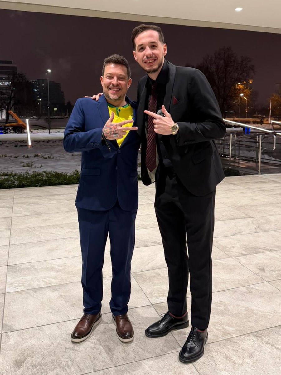 Different eras. Same weapon.

🎯 <a href="/tvoy_molodoy/">Danil Golubenko</a> <a href="/cogucs/">Raphael "cogu" Camargo</a>