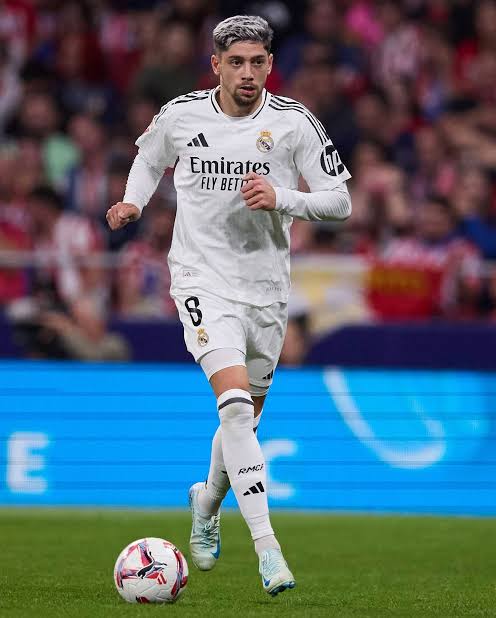 Touch_LineTalks's tweet image. Sub Valverde out was a good or bad decision?