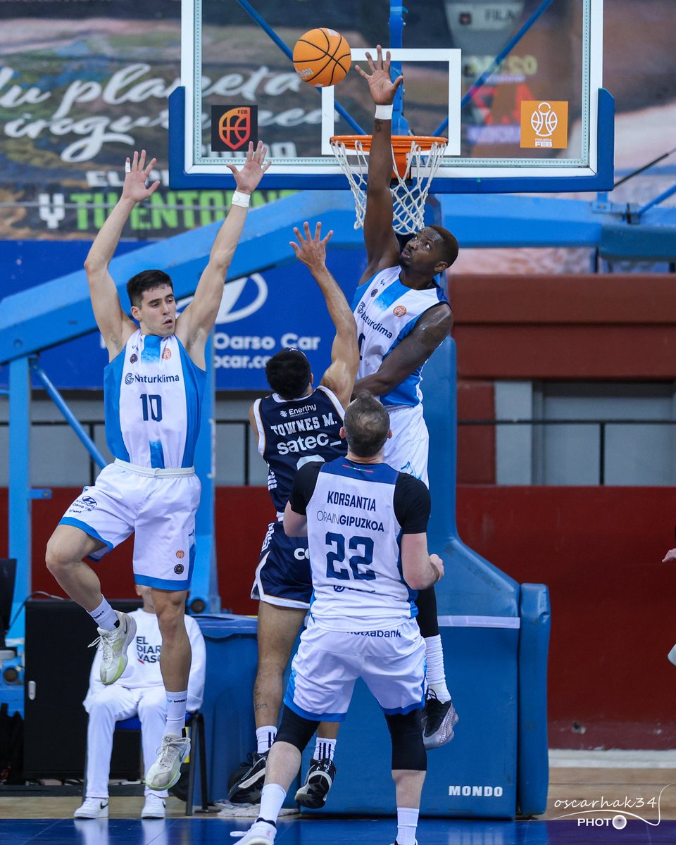 Oscar Araujo tweet media