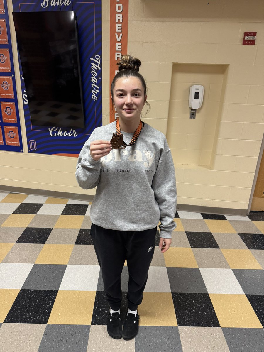 AOReillyHTR's tweet image. Congratulations to 125lb Naudia Marquez on her 8th place finish at the Olentangy Orange 🍊 Pioneer Classic!!!
@HamiltonLocalSD @HTHighSchool @mthompson_HT