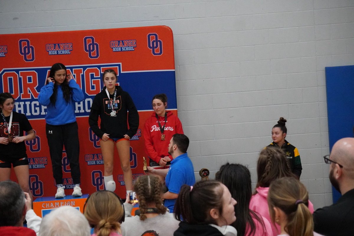 AOReillyHTR's tweet image. Congratulations to 125lb Naudia Marquez on her 8th place finish at the Olentangy Orange 🍊 Pioneer Classic!!!
@HamiltonLocalSD @HTHighSchool @mthompson_HT