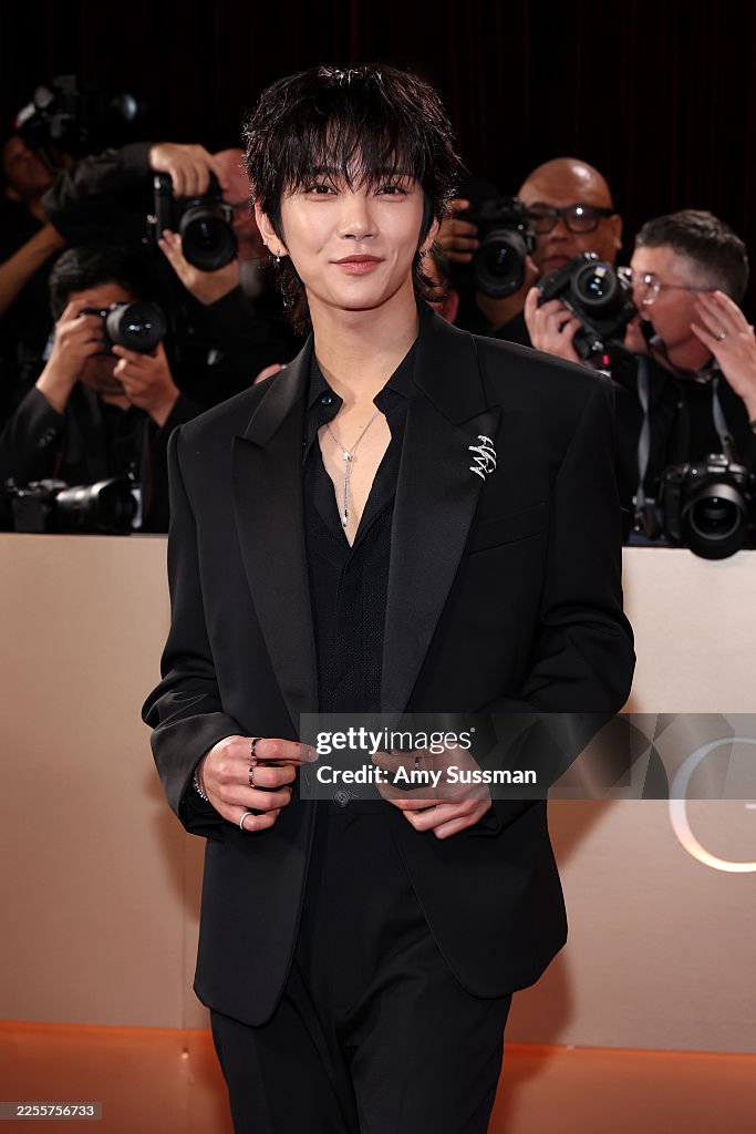 shujithinker's tweet image. JOSHUA at the Golden Globes Red Carpet | Getty Images

JOSHUA AT THE GOLDEN GLOBES #JOSHUA_GoldenGlobes 
#GoldenGlobes #조슈아
@pledis_17