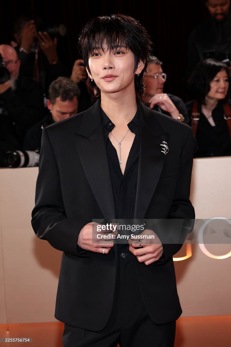 shujithinker's tweet image. JOSHUA at the Golden Globes Red Carpet | Getty Images

JOSHUA AT THE GOLDEN GLOBES #JOSHUA_GoldenGlobes 
#GoldenGlobes #조슈아
@pledis_17