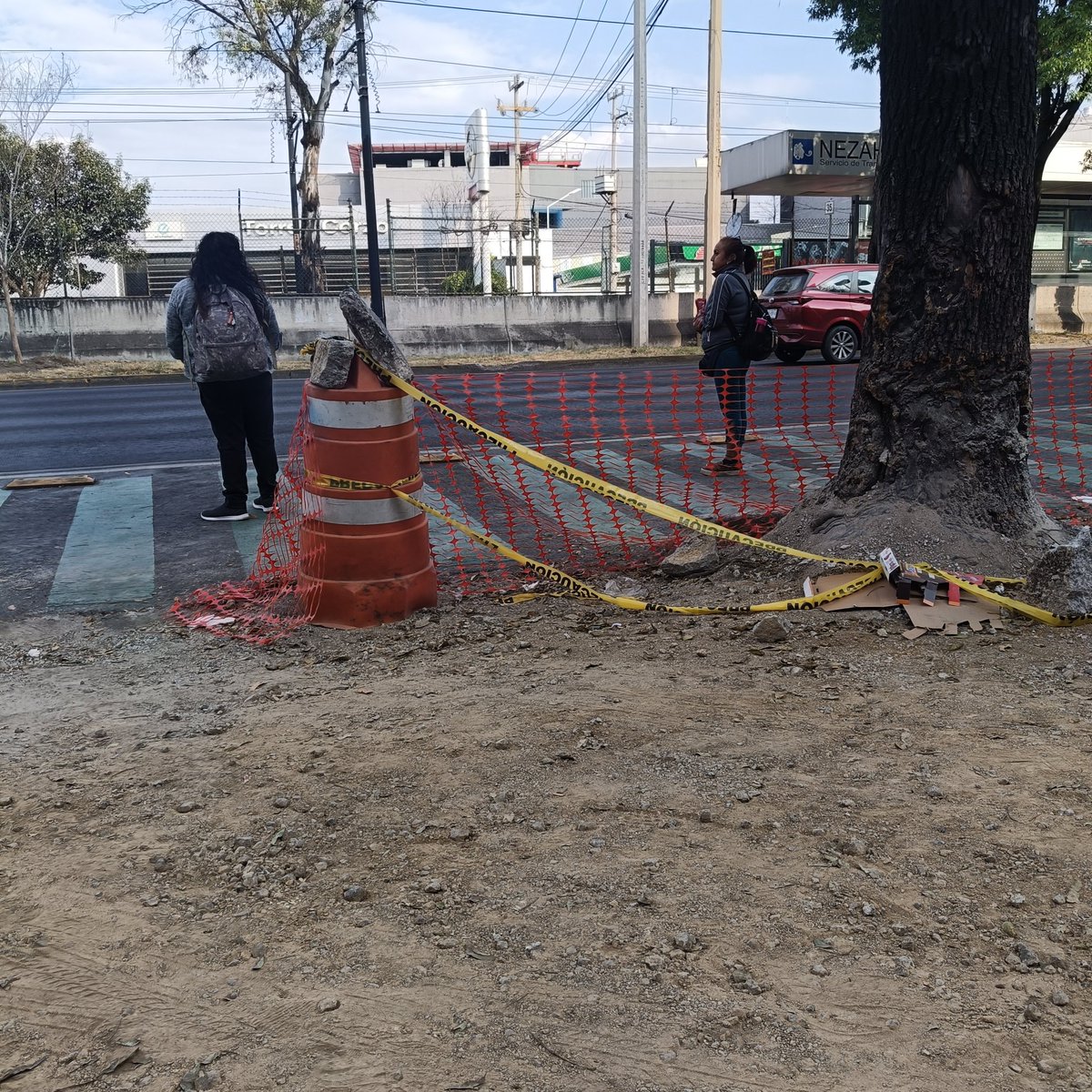 licfgm's tweet photo. @elmaugarcia Ni una sola bicicleta ha pasado en 30 minutos. Obra estupida https://t.co/xIfqcM6s6z