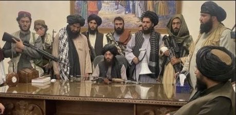 066_mit's tweet image. Si jamais vous vous réveillez et vous vous sentez inutile,

rappelez-vous simplement que les États-Unis ont eu besoin de 4 présidents, de milliers de vies, de billions de dollars et de 20 ans pour remplacer les talibans par d'autres talibans
