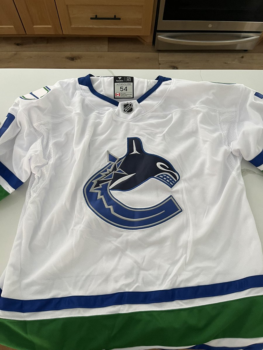 Following a secret Santa exchange, I can now proudly say that I own a customized Drake Maye Vancouver Canucks jersey. Gonna go out on a limb and guess that is the only one of these in the world: 1 of 1.

<a href="/drakemayeloverr/">Drake Maye Lover</a> how we feelin? Is this allowed?