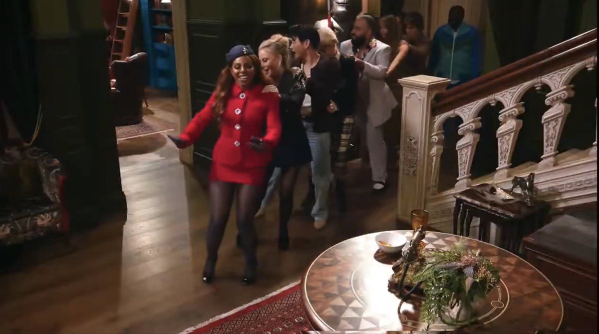 televisual parallels: mad men season 4, episode 2, “christmas comes but once a year” / the traitors season 4, episode 2, “the death conga”