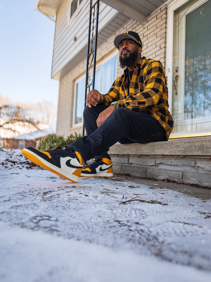Sneaker_Cowboy's tweet photo. Man Michigan weather 🤦🏾‍♂️, it was just 50 with no snow on the ground lol. 🤷🏾‍♂️ I can do simple and comfortable all day tho 🤙🏾 #kotd #unds #snkrs #snkrskickcheck #kickcheck #snkrsliveheatingup #shoessofresh #yoursneakersaredope #wearyoursneakers #nike #jordan #iphonephotography https://t.co/jSpfatsRMJ