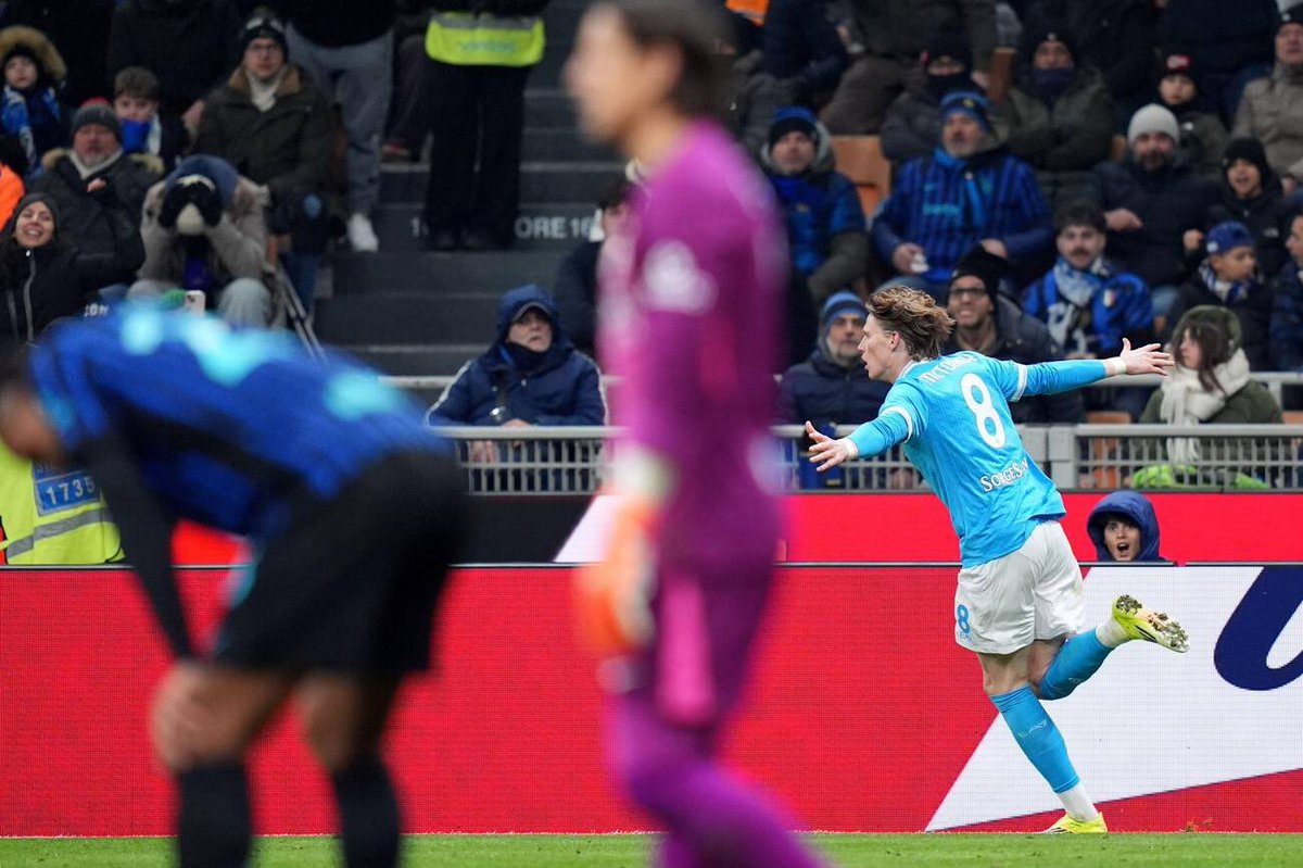 mctominay_HQ's tweet photo. Inter fans enjoy watching Scott mctominay 😍🩵

 #InterNapoli https://t.co/hNjhrCOxuE