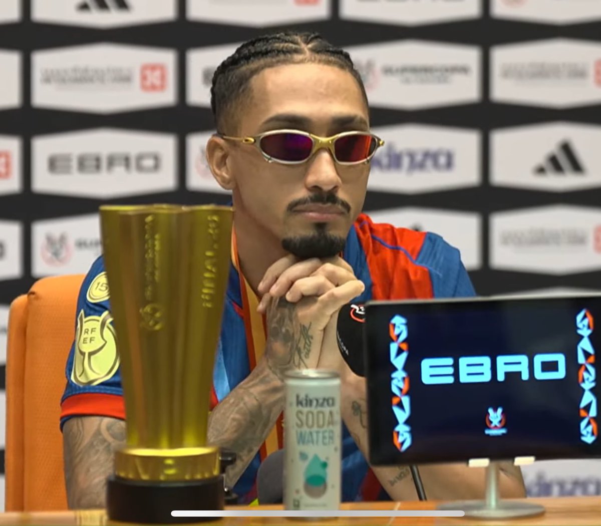 رافينها:

هذا لقب و علينا أن نمنحه القيمة التي يستحقها

نحن لم نأتي إلى هنا للتنزه، بل للفوز

وأعتقد أننا قمنا بذلك بشكل جيد جدًا في المباراتين

أعتقد أن الفريق تصرف بشكل ممتاز، سواء دفاعيًا أو هجوميًا

لقد سيطرنا إلى حد كبير على المباراة وأعتقد أننا استحقينا الفوز