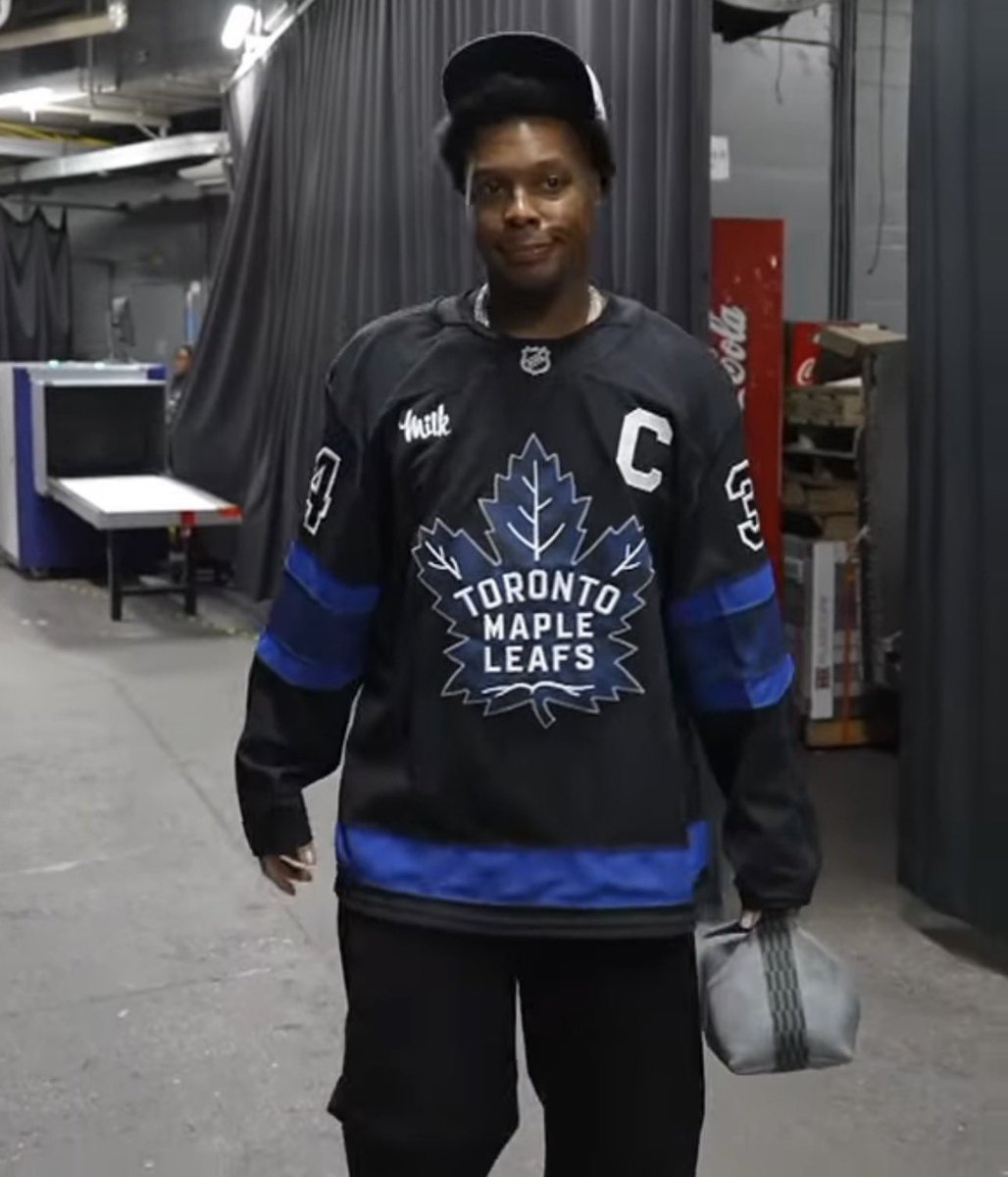 OmerOsman200's tweet image. Kyle Lowry x Toronto Maple Leafs 

His heart is forever in Toronto. ❤️❤️❤️

GROAT. 🐐