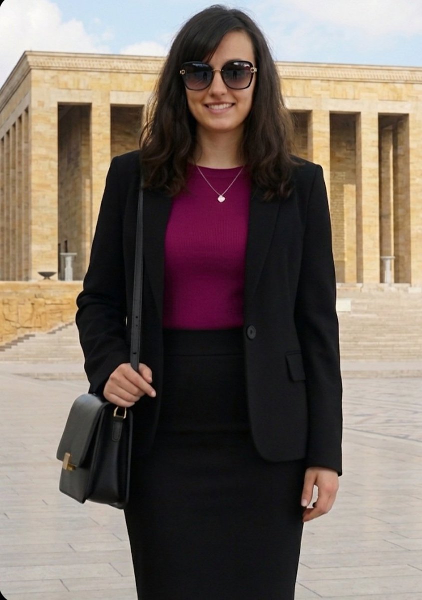 *Mademki sen; TÜRKİYE CUMHURİYETİ'NİN KURUCUSUNA KÂFİR DİYECEK KADAR CESURSUN, BEN DE SANA ŞEREFSİZ NAMUSSUZ VATANSIZ AHLAKSIZ DİYECEK KADAR CESUR ve YÜREKLİYİM !*
*Atatürk'ün düşmanı, düşmanımdır.*
*Adı : Mareşal Gazi Mustafa Kemal ATATÜRK,*
*Görevi : İlk Cumhurbaşkanı,*