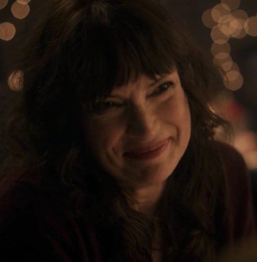 joyceannebyers's tweet image. people hating on joyce's datenight outfit as if it's not perfectly reasonable?? obviously she's not showing up in a bodycon maxi dress😭