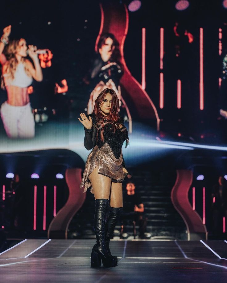 CONNECTIONDM's tweet image. Quanta nostalgia 🤏❤

#dulcemaria #soyrebeldetour #rebelde #RBD #robertapardo @DulceMaria