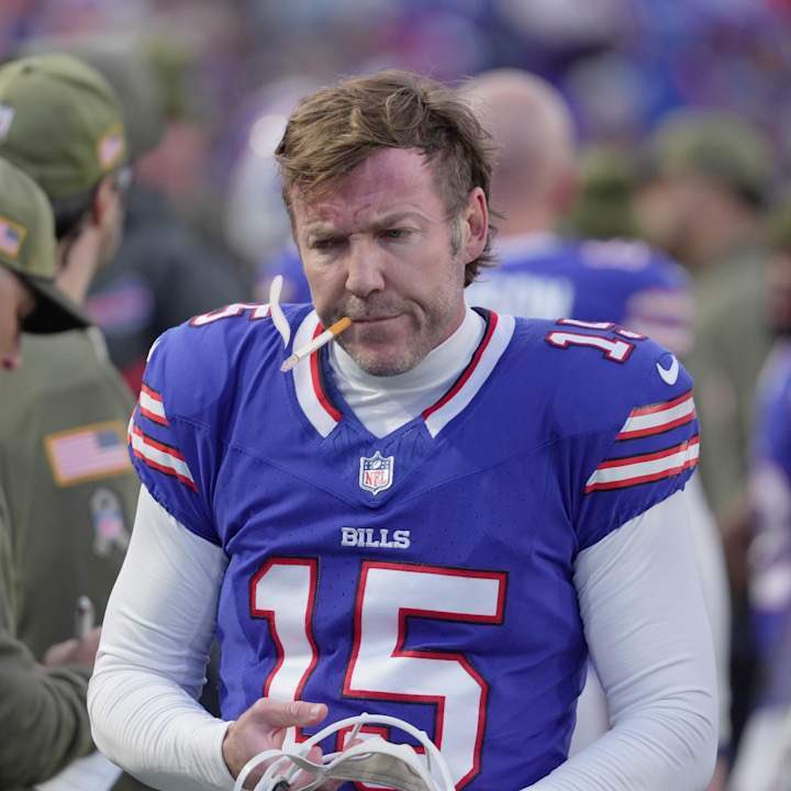 alexbrasky's tweet photo. Other kicker making kicks from overseas all season, came into the game with a bum leg, 41 years old

Made kicks from 47 and 50 yards

You can’t kill Matt Prater https://t.co/7LBdNH6haf