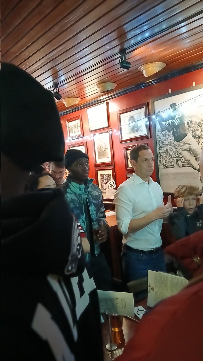 infiniteclay's tweet image. #sanfranciscomayor #barhopping #sanfrancisco #Niners #NFLPlayoffs #NFL #mayor #kezarpub