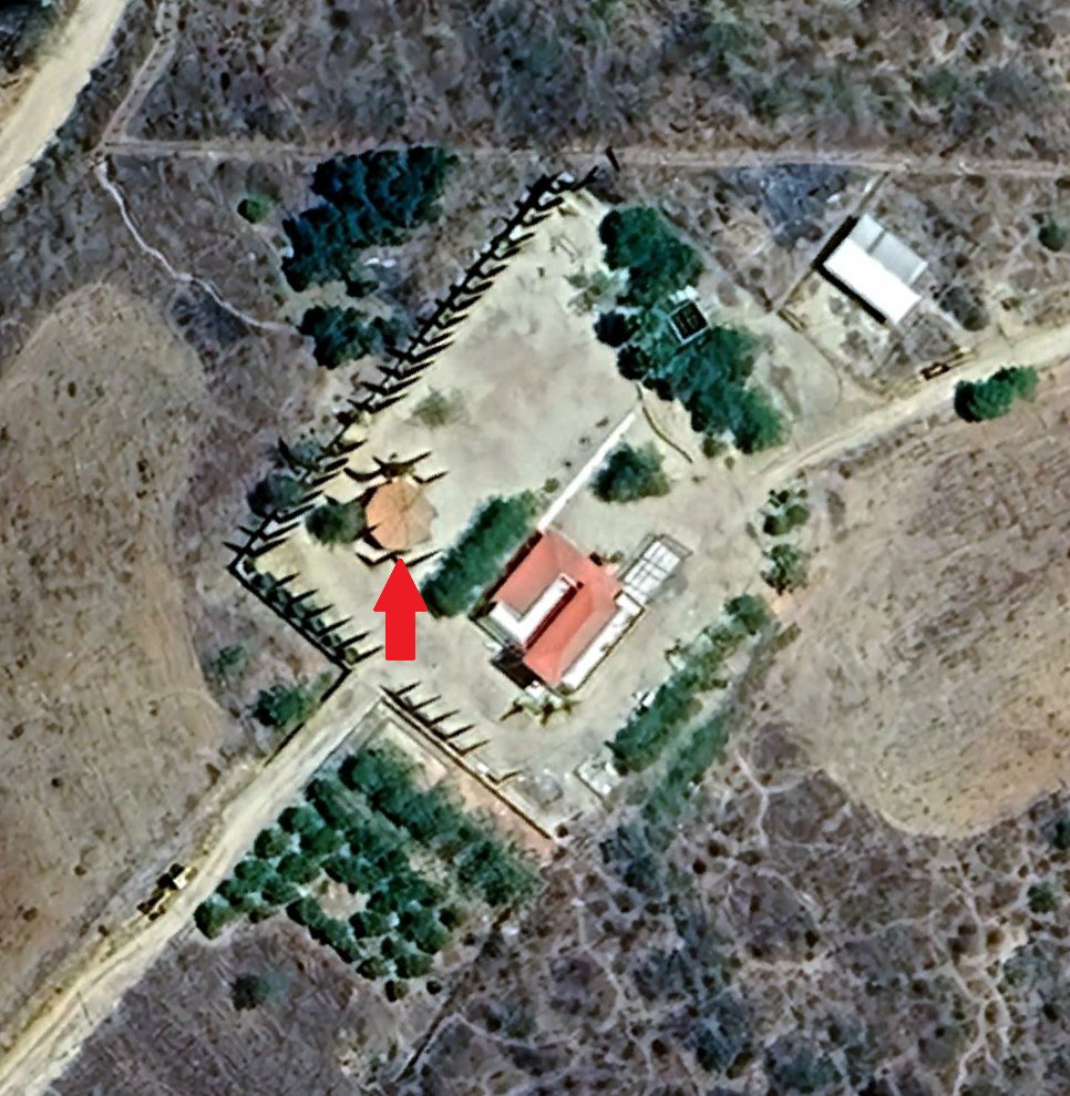 HALIP0N's tweet image. Geolocation:

Members of CDS, reportedly of the Mayiza, displaying tools of drone warfare on a remote ranch in the sierras north of Culiacán, Sinaloa. These sicarios are very young, and many have the look of children.

La Presa Jaus, Culiacán, Sinaloa

25.0356, -107.26028