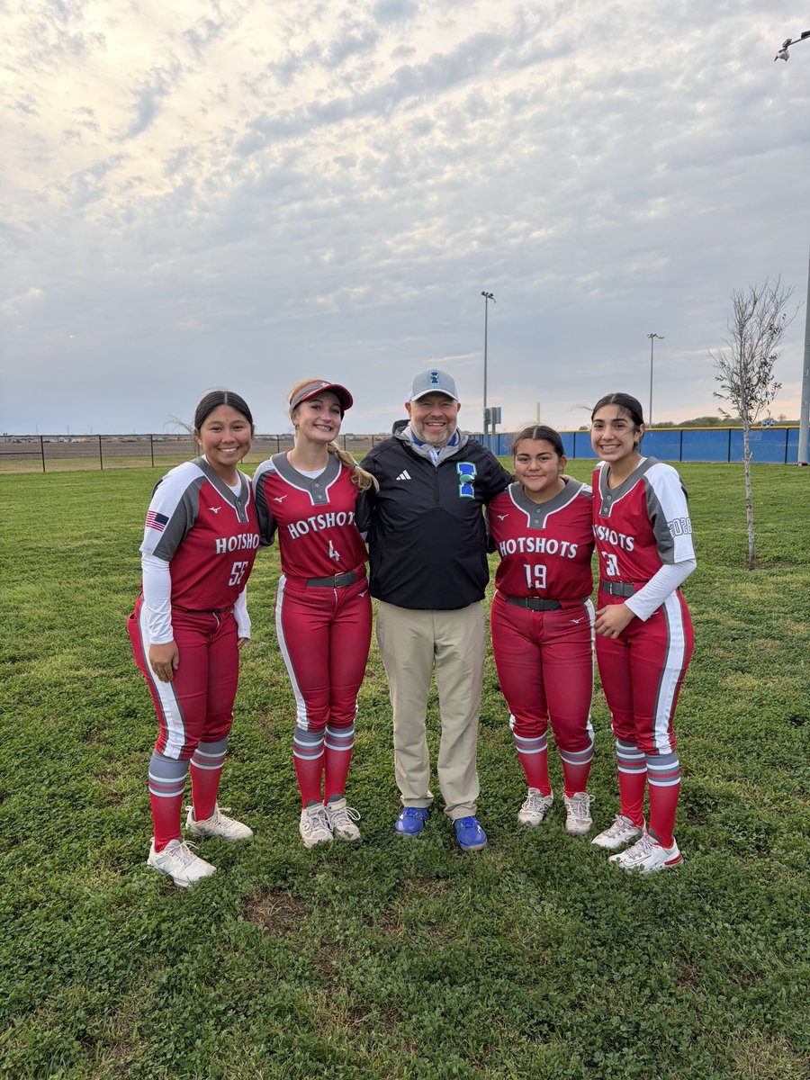 I had so much fun at the <a href="/IslandersSball/">Islanders Softball</a> camp this weekend! Thank you for the amazing feedback and support! Always love a chance for some friendly competition. Can’t wait for the next one! <a href="/coachsuire/">Mark Suire</a> <a href="/GoCoacher/">Mark Montgomery</a> <a href="/AnabellaGom55/">Bella Gomez 2028-Catcher</a> <a href="/LaceyMagallanez/">Lacey Magallanez</a> <a href="/bridgett_alviar/">Bridgett Alviar 2027</a> <a href="/WeissSoftball/">Weiss Softball</a>