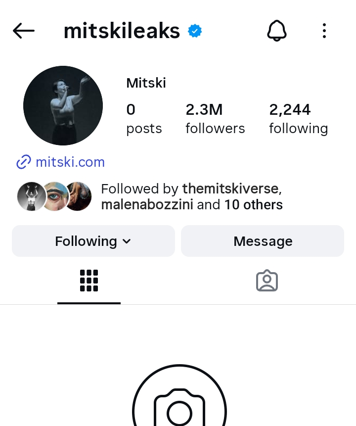 randomitskis's tweet image. 🚨 Mitski has archived all of her Instagram posts, indicating that she may announce her winter album at any moment from now.