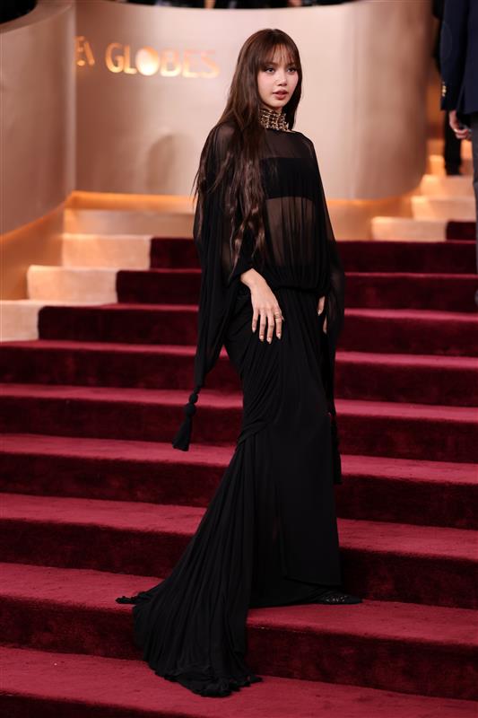 ellejapan's tweet image. 【第83回ゴールデン・グローブ賞】#BLACKPINK #リサ が降臨！

▼レッドカーペット速報はこちら
bit.ly/3NobkHw

#LISAx83rdGoldenGlobes #LISA #GoldenGlobes