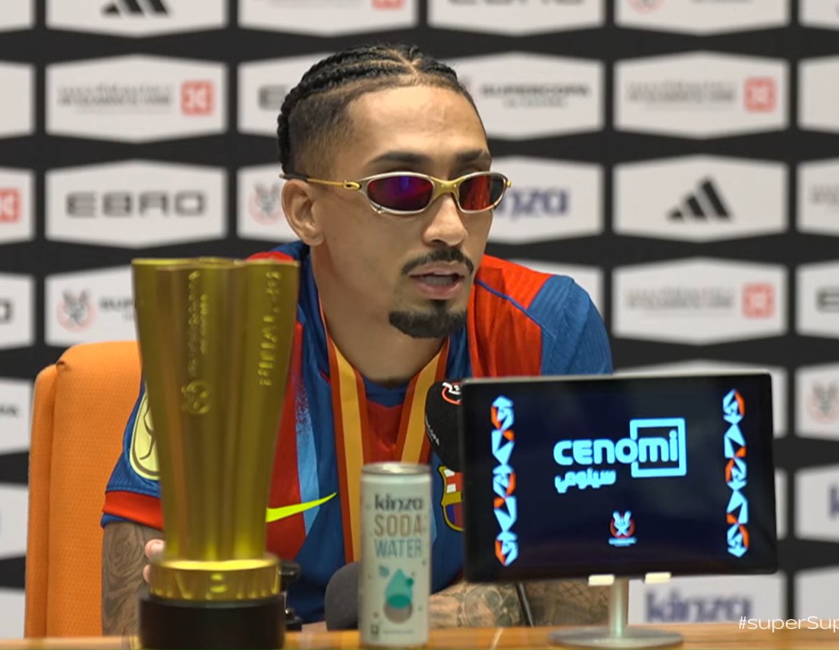 ما مدى تأثير فليك في رؤية أفضل نسخة منك❔

رافينها:

أنا دائمًا أقول إنه الشخص الذي غيّر كل شيء بالنسبة لي ❤️

فكنت على وشك مغادرة النادي، كنت بقدم واحدة خارج النادي

اتى وتحدث معي وأخبرني بأنه يريد الاعتماد عليّ في الفريق وأنني سأكون لاعبًا مهمًا

أعتقد أن هذا هو بالضبط ما