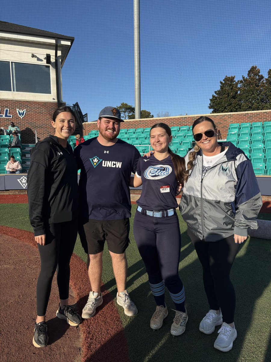 LexiPowell26's tweet photo. Thank you so much @UNCWsoftball for another great camp! So glad I got to do with my teammate @Karsyn_dodson!!  

@AshleyWadeUNCW 
@AbbeyLatham 
@KylerHolton08 
@CE_Dodson 
@CarEliteNCorg https://t.co/sttO4NDisd