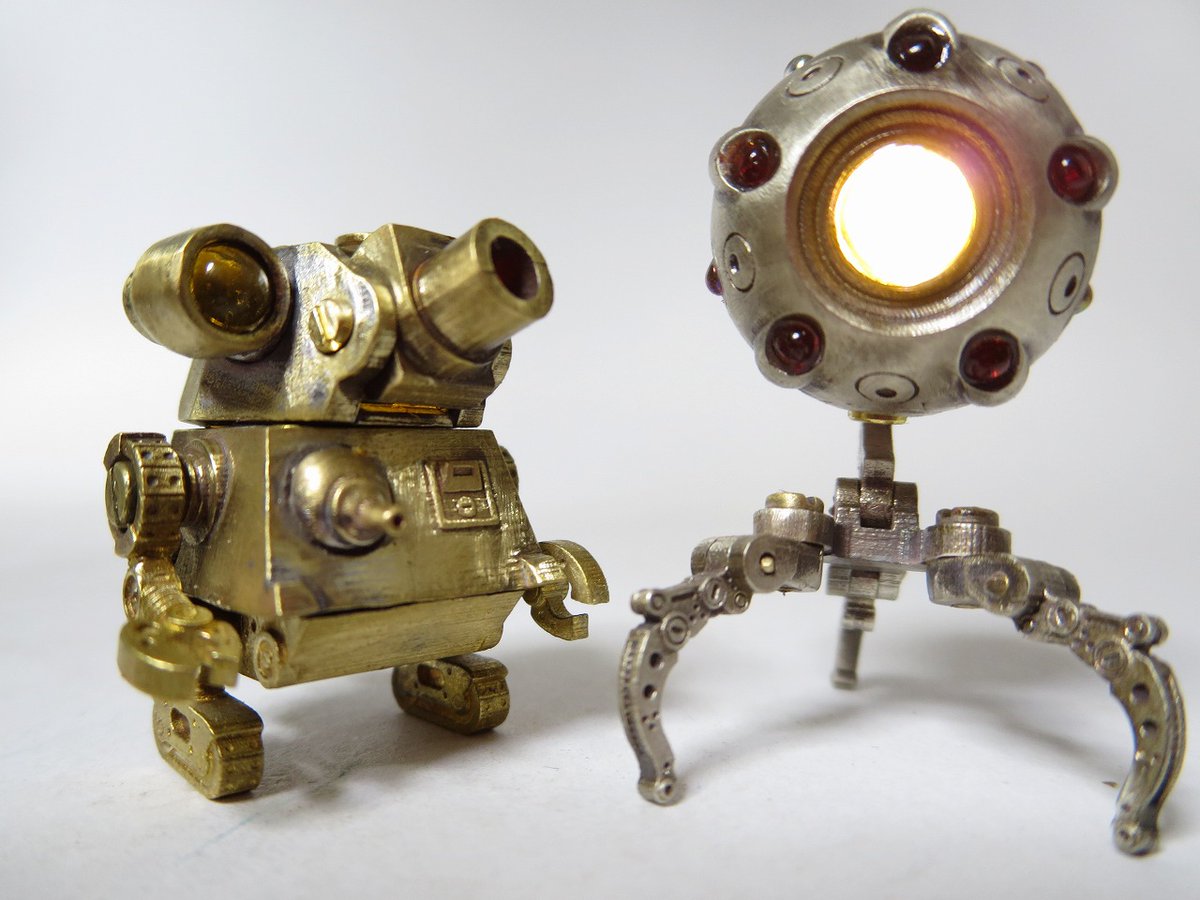 rogma6's tweet image. WF2026Wに参加します。
ブース　4-12-01　フライングメガロポリス内
全長3センチ、LEDを内蔵した真鍮、洋白、銅製のみにろぼたち、鯖のシャープペンシルなどを持ってゆきます。
#WF2026W