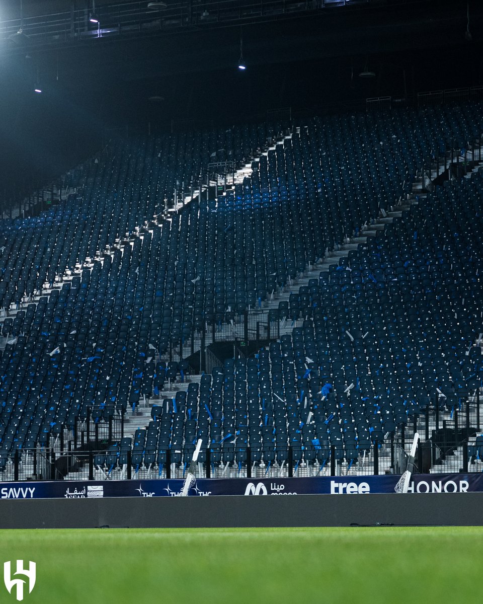 fans_of_alhilal's tweet photo. تجهيزات #القوة_الزرقاء لمباراة اليوم 😎

المدرج الشمالي:
تيفو 🎨
بنر ✍️
انترو 🔹
أعلام كبيرة بتصاميم جديدة 🆕

أعلام زرقاء وبيضاء على الواجهة والمدرج الجنوبي 🔵 https://t.co/xOf97bJkPX