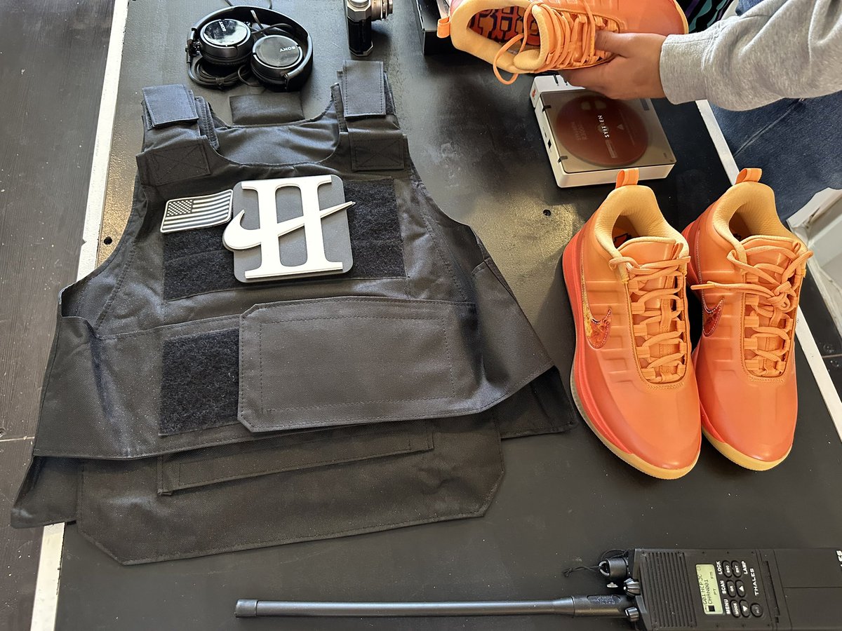 devin booker shoes foot locker