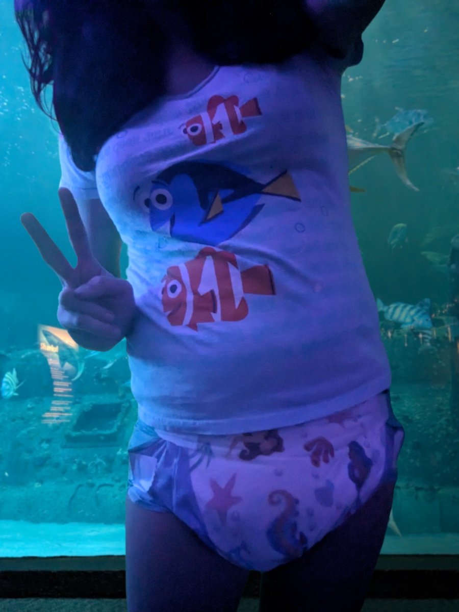 kawaii_omo's tweet image. #abdl #abdlgirl
Mommy brought me to the aquarium today!
I saw nemo!!! 💕💕💕💕 And duh sharkys!!!! 
justfor.fans/kawaii_omo